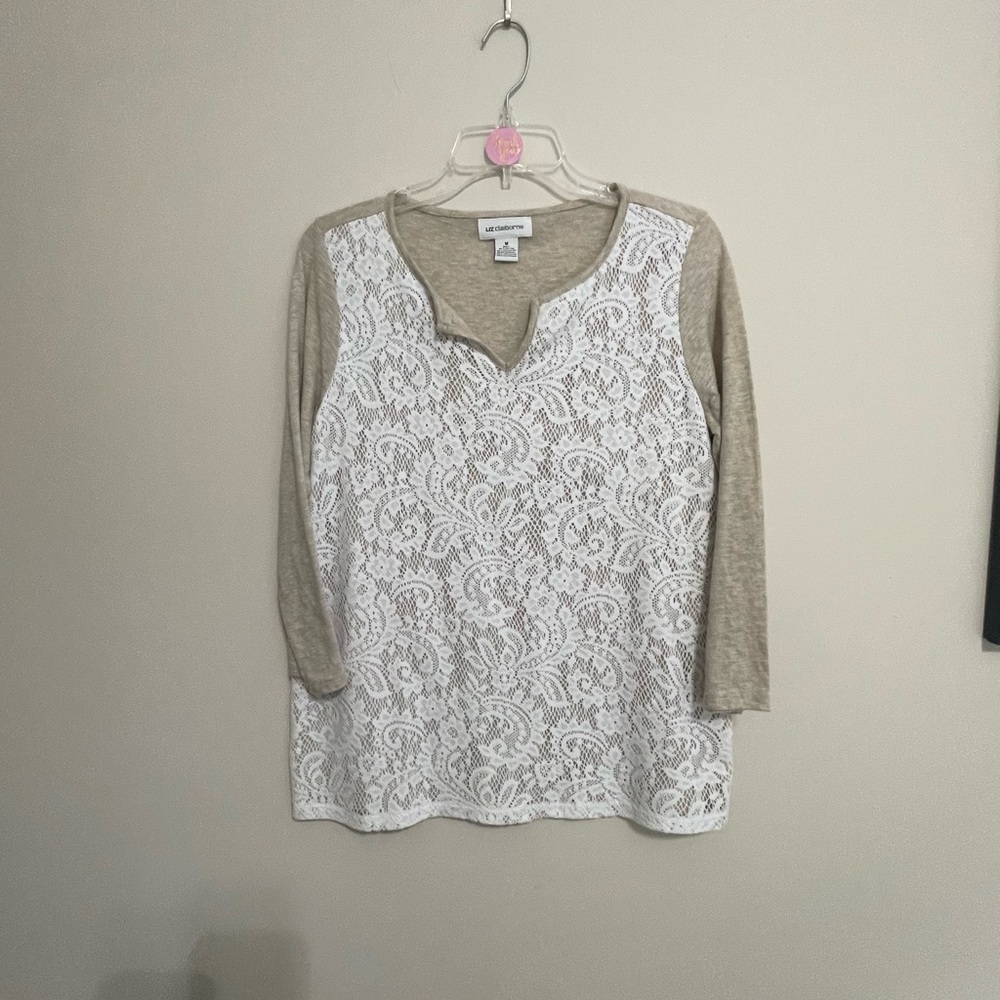 Liz Claiborne  Cream Color Women's shirt ~‎ Size Medium ~ casual and comfy